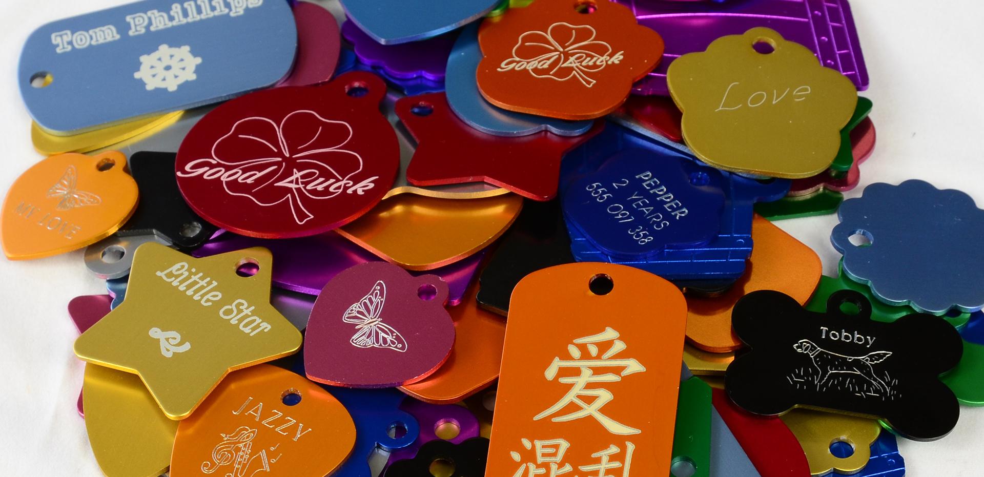 License plate top pet tags